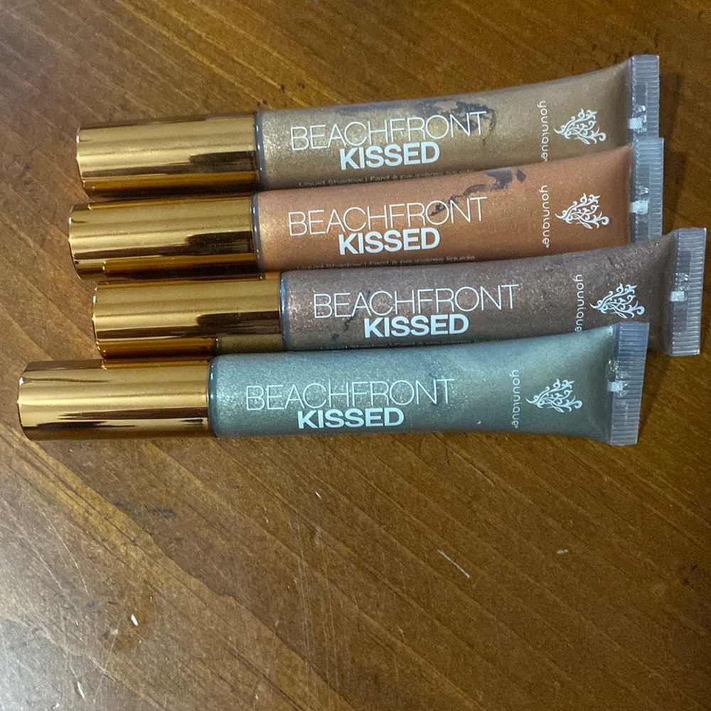 Yo unique brand liquid eyeshadow